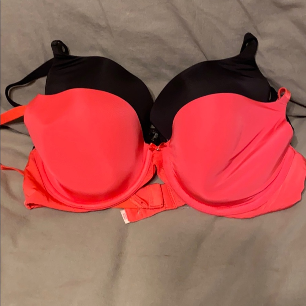 Lot of 2 Victoria’s Secret lined Demi bras 36c